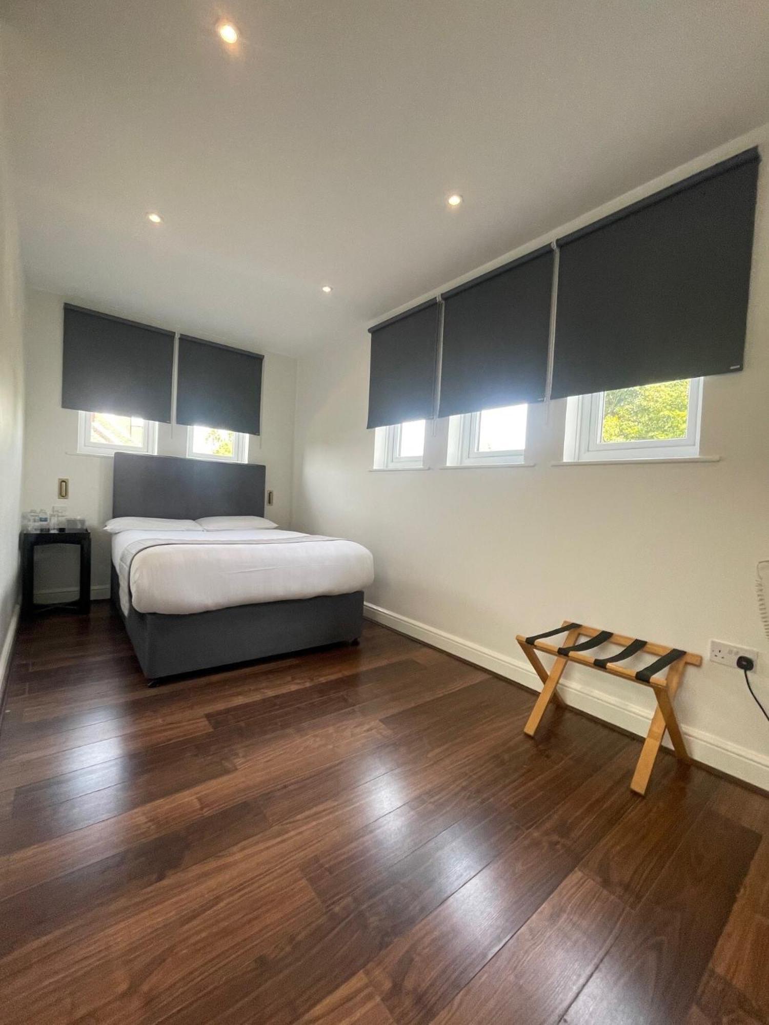 Hotel Nap Inn Barnet Exteriér fotografie