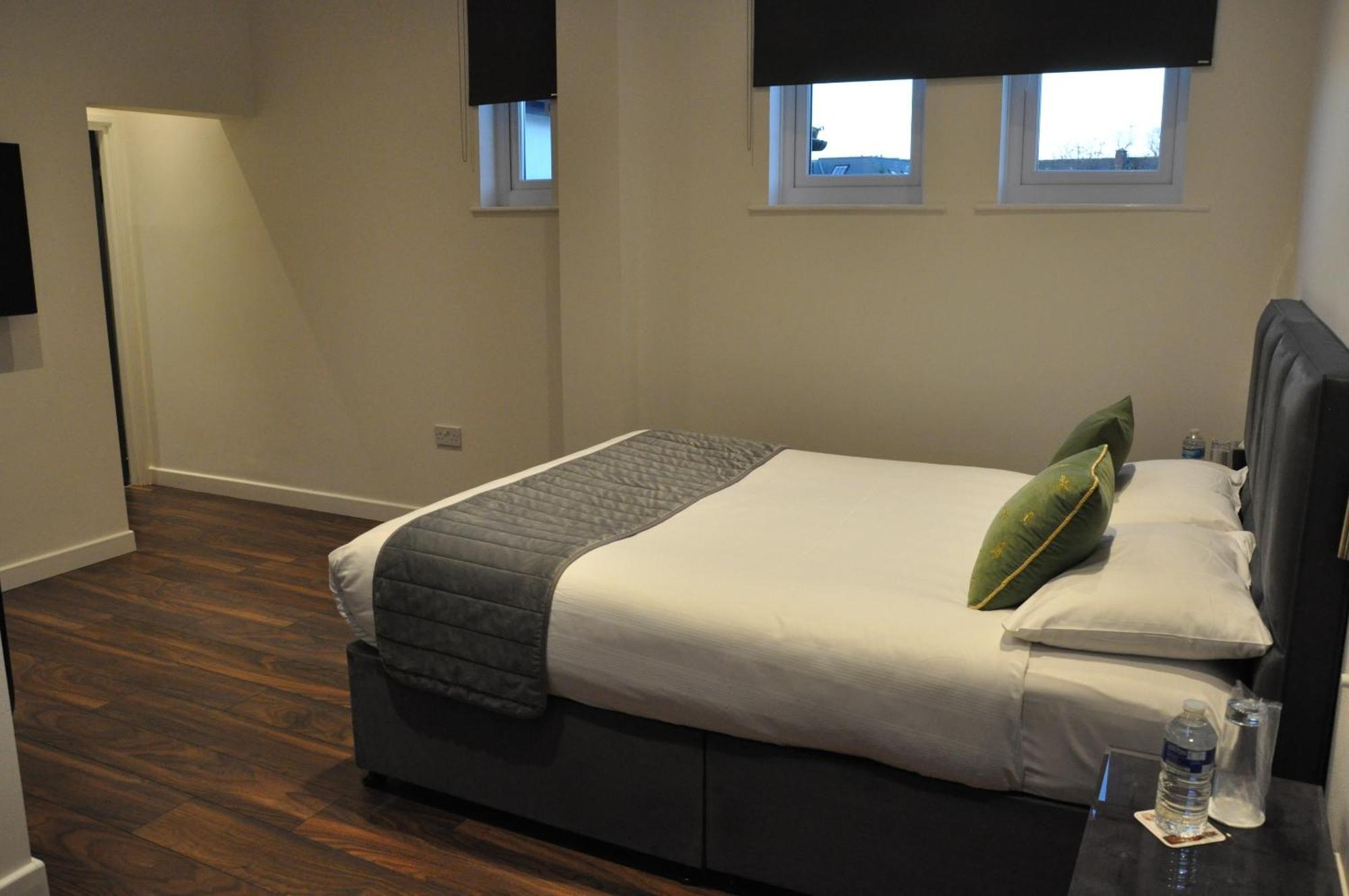 Hotel Nap Inn Barnet Exteriér fotografie